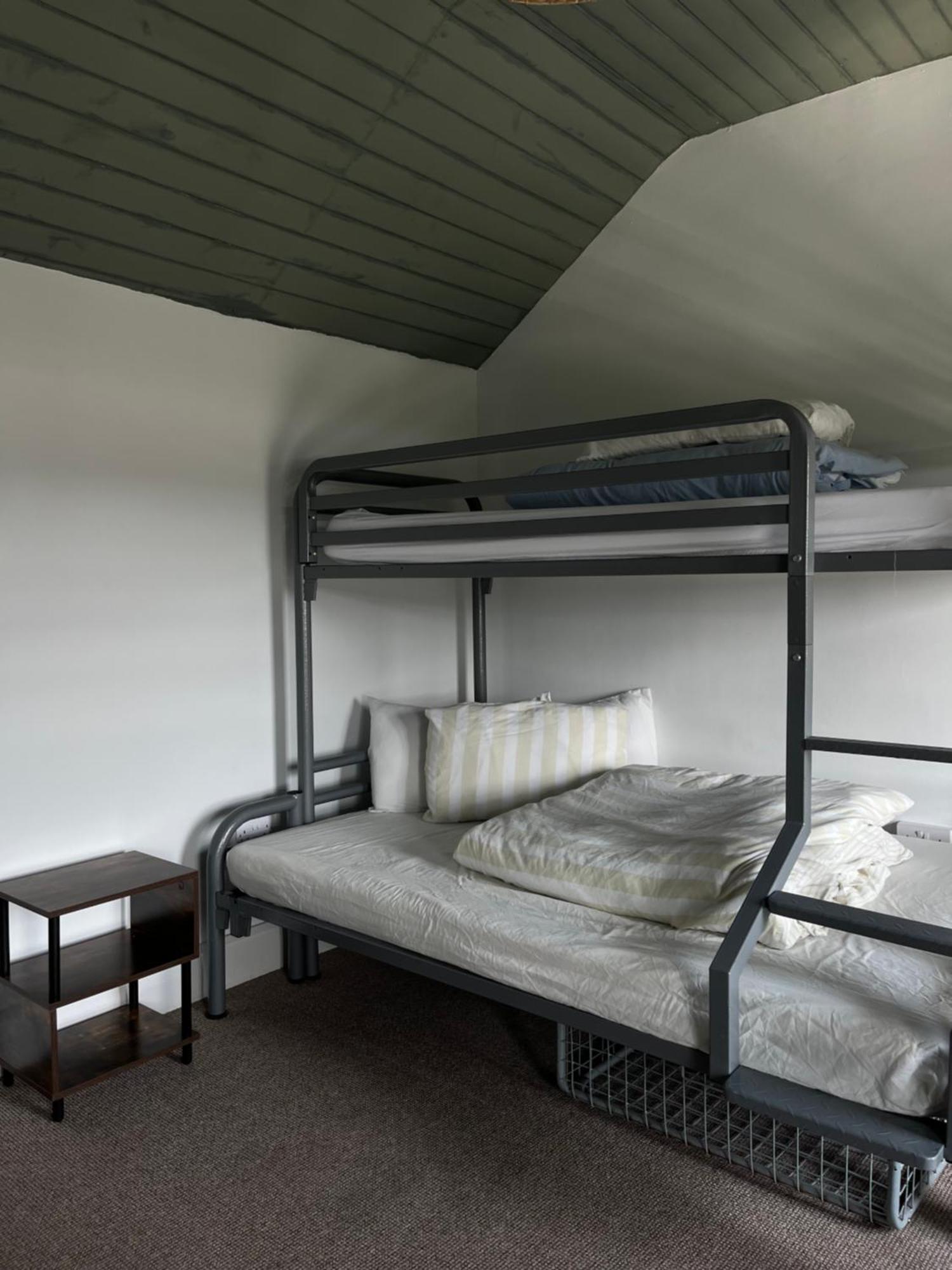 Ben Lettery Hostel Баллинахинч Экстерьер фото
