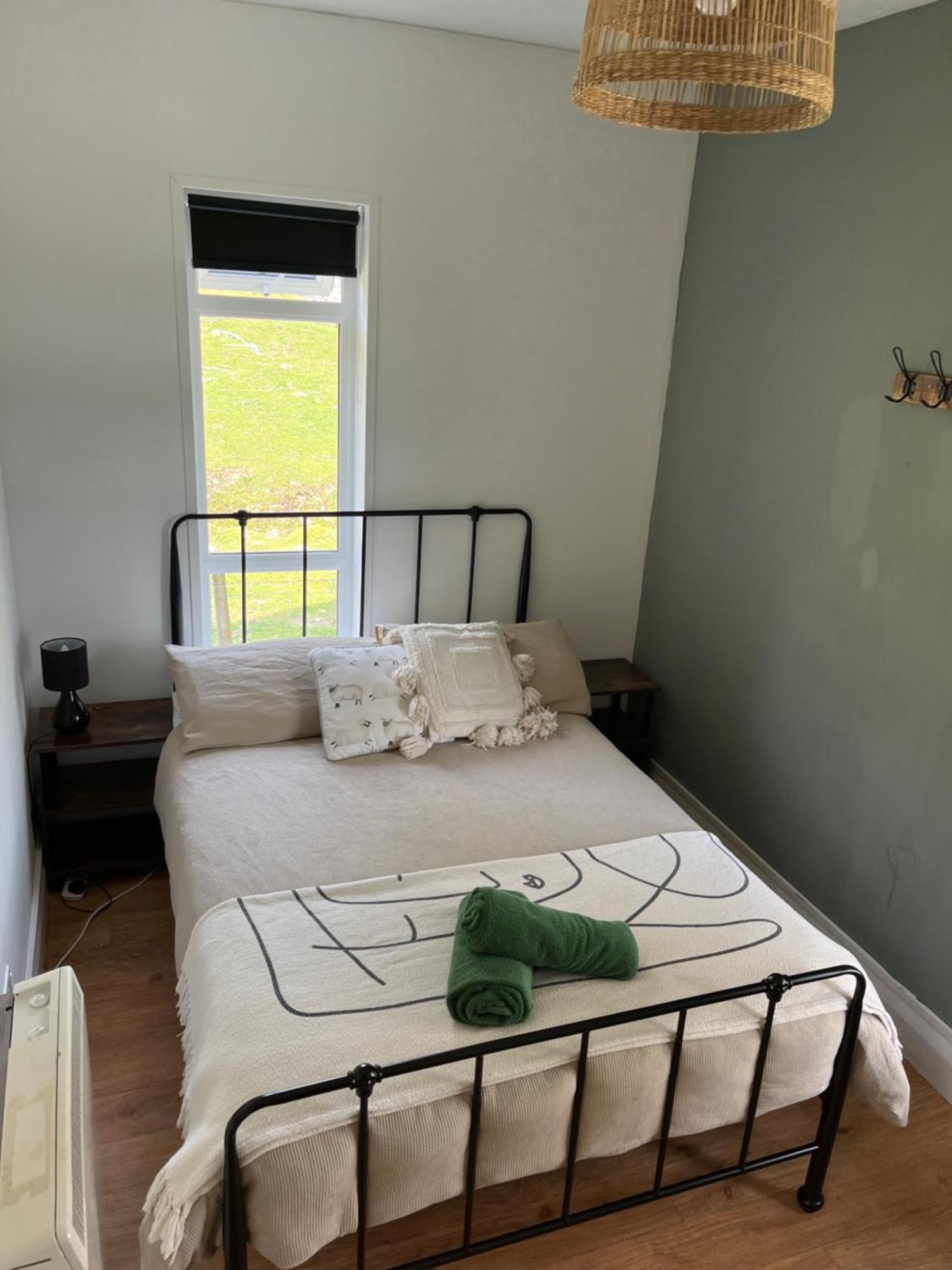 Ben Lettery Hostel Баллинахинч Экстерьер фото